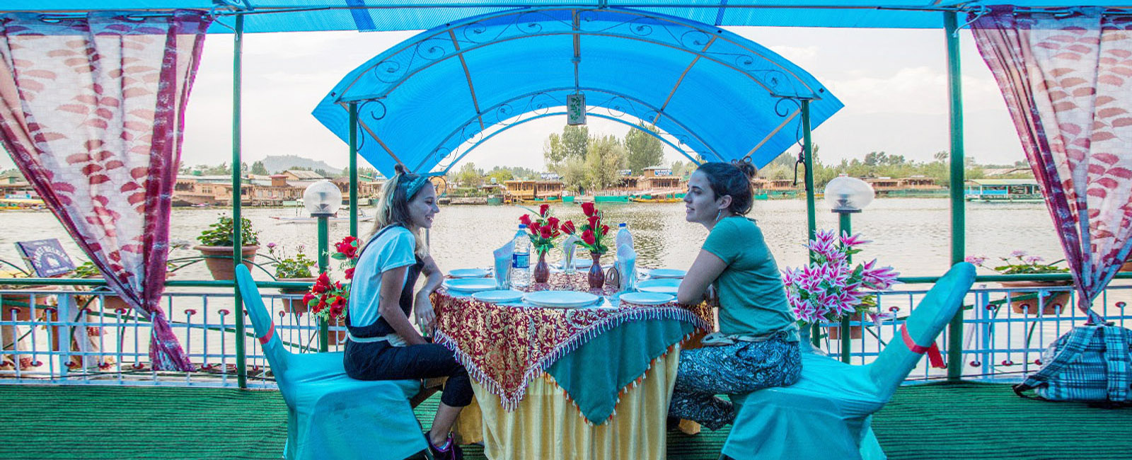 Luxury Houseboat in Dal Lake